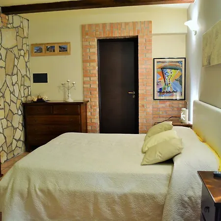 La Collina Felice 펠라로