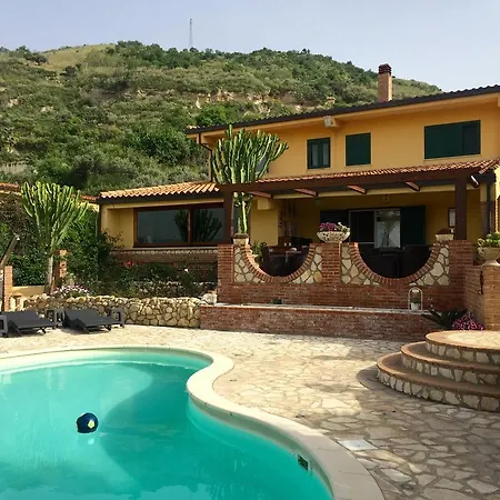 La Collina Felice Bed & Breakfast *