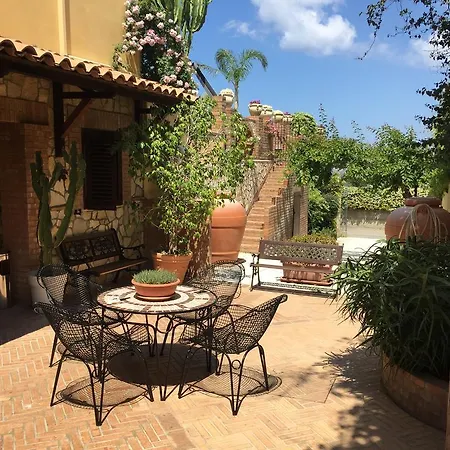 La Collina Felice Bed and breakfast