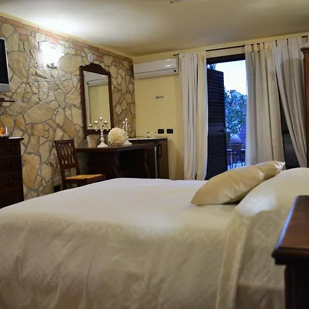 La Collina Felice Bed & Breakfast *